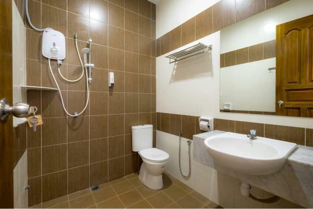 Вілла 6, Persiaran Tanjung Bunga 3 Бату-Феррінгі Екстер'єр фото